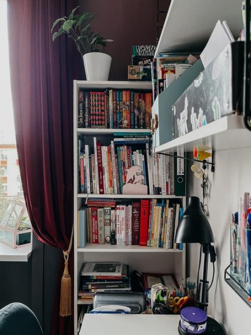 Зона работы и творчества маленькой школьницы. 05