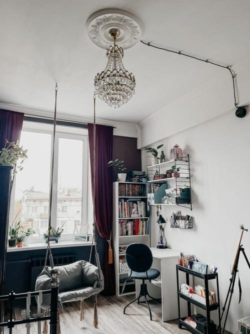 Зона работы и творчества маленькой школьницы. 08