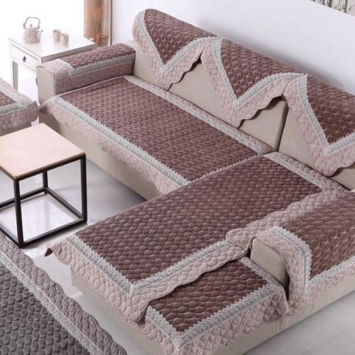 Вот такие милые и стильные дивандеки помогут уберечь вашу любимую мягкую мебель от загрязнений и стать настоящим украшением интерьера. 04