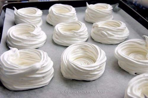 Меренги с ягодами? 03 Меренги с ягодами? 03