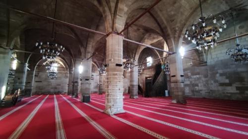 Главная достопримечательность аксарая мечеть улу (Ulu Camii), памятник сельджукской архитектуры, построена в 1409 году! 02