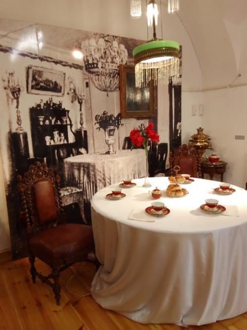 Очень понравилась экспозиция интерьера усадебного дома начала прошлого века. 01