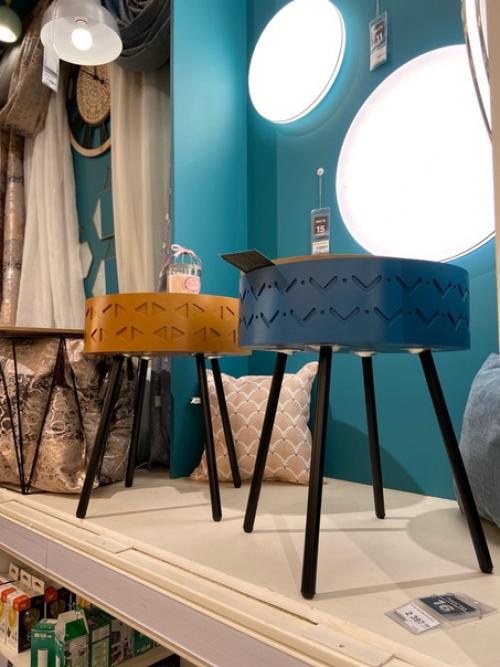 Первое, что вы видите, когда заходите в магазин - наш потрясающий центральный подиум! 03