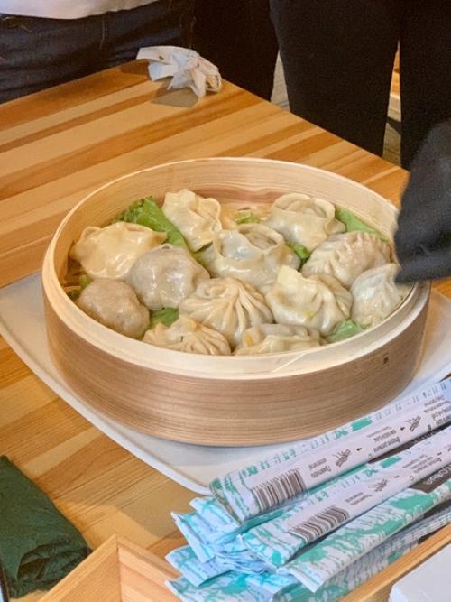 Спасибо Леночке за организованную гастрономическую экскурсию! 06