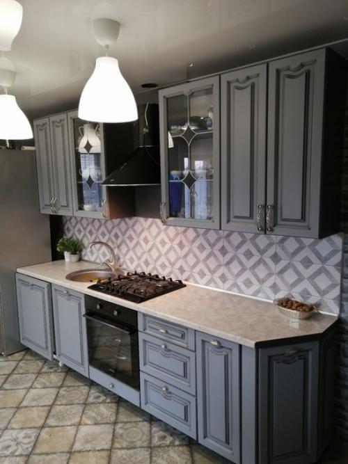 Классика современности. В последнее время все большую популярность завоёвывают простые линии кухонь без ручек. 05