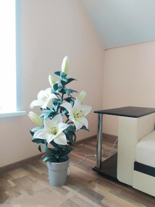 Ещё одна светящаяся лилия в моей мастерской расцвела. 04