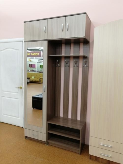 Прихожая встречает вас и гостей каждый день, поэтому данный предмет интерьера - это визитная карточка вашей квартиры. 02