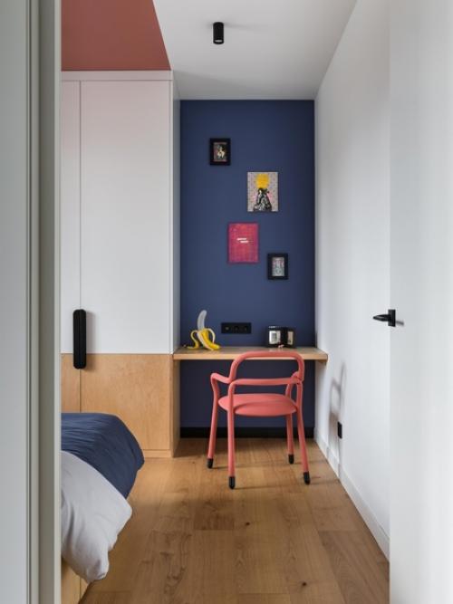 Хозяйка квартиры - молодая девушка, работающая в IT - сфере. 01