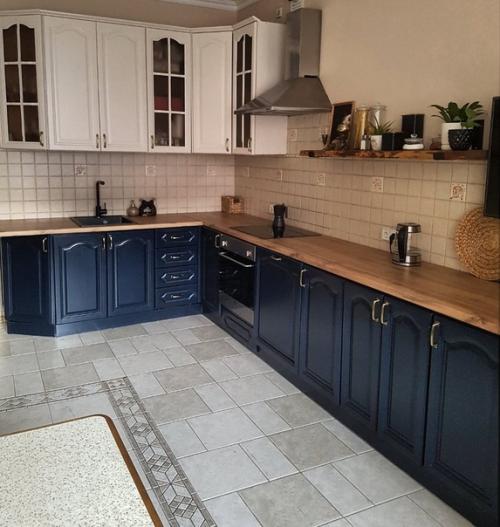 Здравствуйте.  По многочисленным просьбам решила показать почти законченную переделку моей кухни. 02