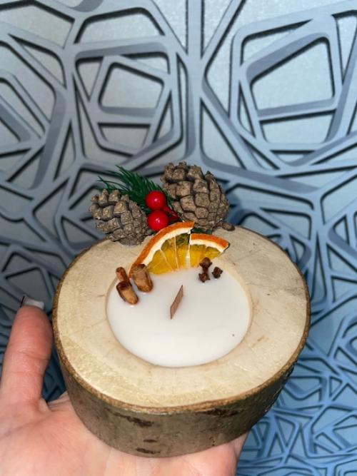 Зажигать красивые праздничные свечи на новый год - это мировая традиция, которая своими корнями уходит далеко в прошлое. 06