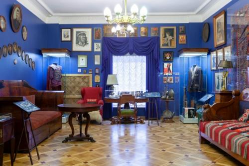 16 ноября - счёт в пользу главного художника театра имени Евгения Вахтангова, заслуженного художника России Максима обрезкова - 5: 0! 07