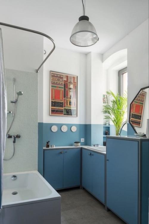 Белый + синий - два главных цвета для интерьеров в средиземноморском стиле, который актуален во все времена. 05