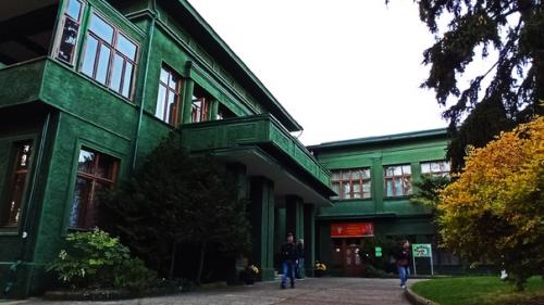 Сочинская дача Сталина - один из важных факторов, повлиявший на развитие Сочи как всесоюзной здравницы. 01