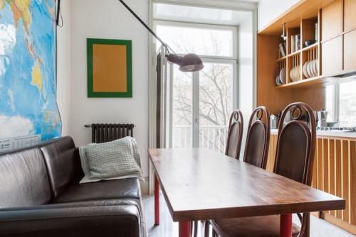 Бывшая коммуналка для пары архитекторов или трёхкомнатная квартира на фрунзенской, в которой грамотно сохранили исторический облик. 01