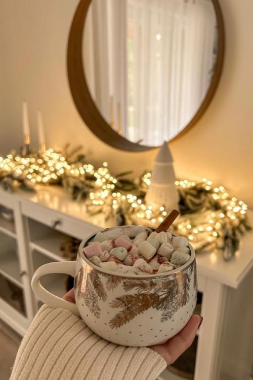 Светодиодные гирлянды могут быстро превратить любую комнату в сезонную страну чудес. 05