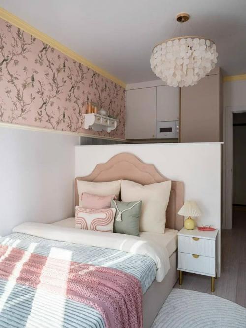 Нежный интерьер маленькой квартиры - студии 18, 7 м 2 (22, 2 м 2 с лоджией) в ЖК аквилон в Москве. 04