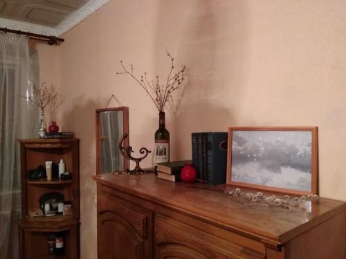 Переехала из своей любимой комнаты дома в комнату на съемной квартире. 02