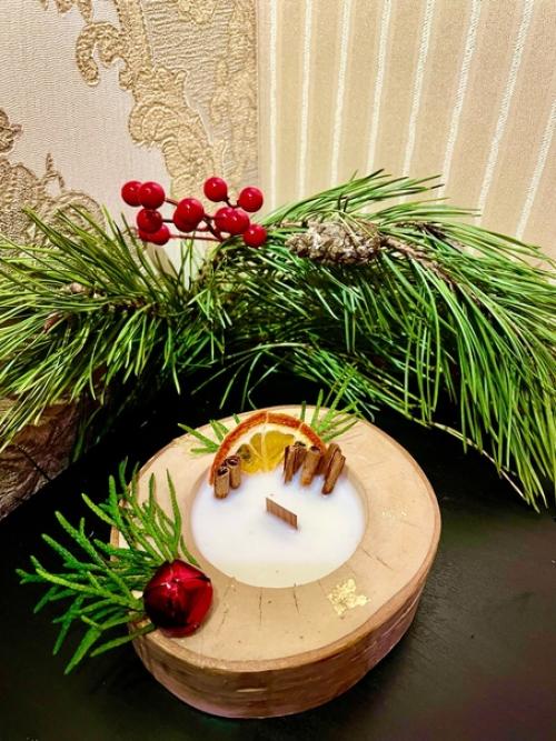 Зажигать красивые праздничные свечи на новый год - это мировая традиция, которая своими корнями уходит далеко в прошлое. 02