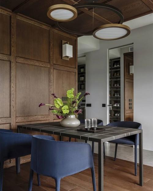 Дизайнеры спроектировали интерьер квартиры в московской новостройке для молодого человека, отталкиваясь в работе в первую очередь от его хобби. 08