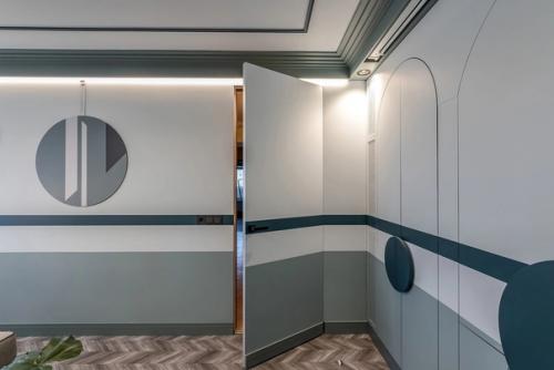 Мы часто про скрытые двери рассказываем. 01