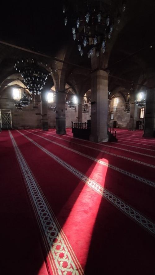 Главная достопримечательность аксарая мечеть улу (Ulu Camii), памятник сельджукской архитектуры, построена в 1409 году! 04