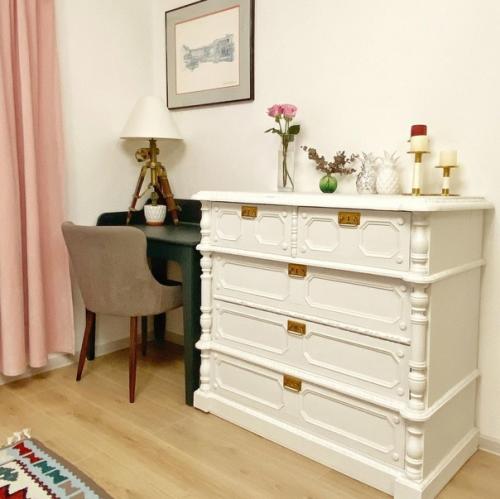 Невероятно уютный вариант интерьера небольшой квартиры в скандинавском стиле. 04