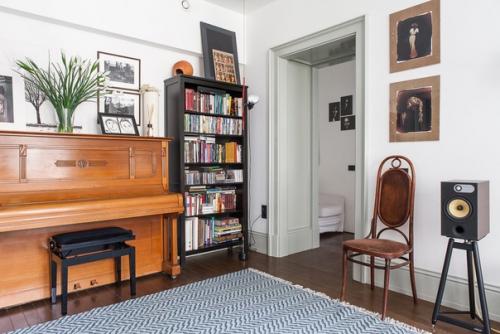 Бывшая коммуналка для пары архитекторов или трёхкомнатная квартира на фрунзенской, в которой грамотно сохранили исторический облик. 03