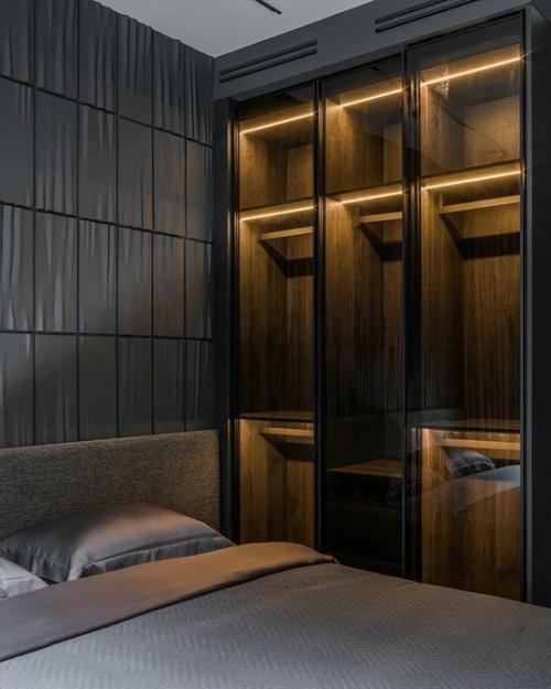 Маленькие квартиры зачастую оформляют в светлых тонах, чтобы визуально расширить помещение. 04