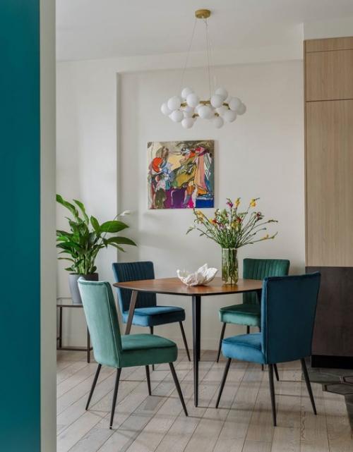 Стильная небольшая квартира с яркими акцентами. 04