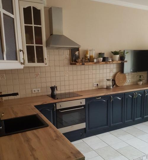 Здравствуйте.  По многочисленным просьбам решила показать почти законченную переделку моей кухни. 05