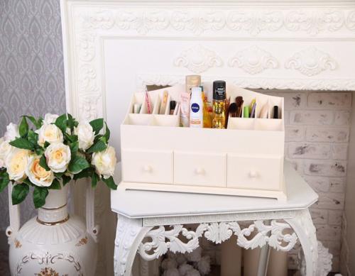 Новинка? 
Комодик?  Это новшество в индустрии моды и дизайна интерьера?  