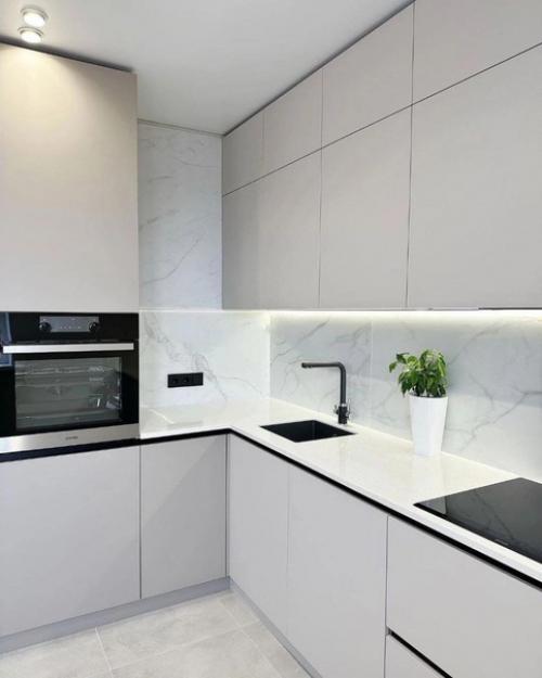 А вот и наша кухня готова. 03