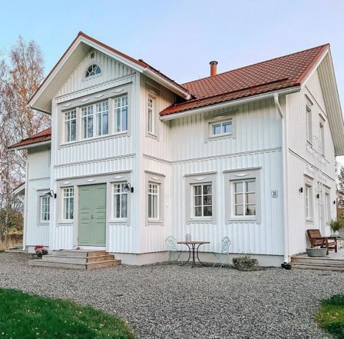 Чудесный домик. В светлых тонах. 04