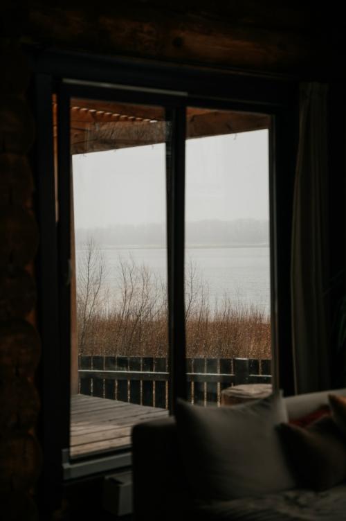 Первый пушистый снег именно с таким видом из окна встретила. 03