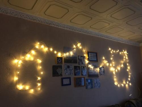 Переехала из своей любимой комнаты дома в комнату на съемной квартире. 07