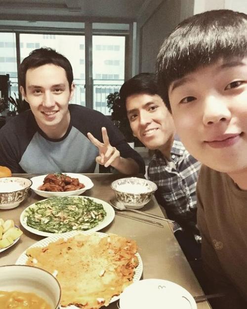 Сегодня вместе с другом из перу сходили в гости к нашему корейскому другу.  