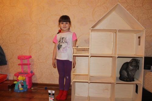 Мечта каждой маленькой девочки - это кукольный домик. 01