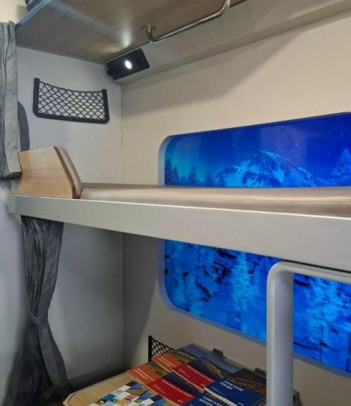 РЖД представили новый дизайн плацкартных вагонов, запуск которых запланирован на 2027 год. 02