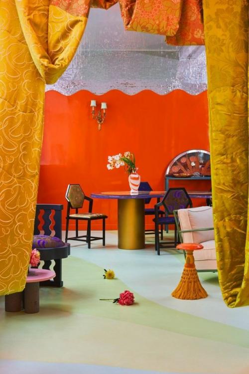 Парижское жилище жюльена себбана - это не просто дом, а полноценный манифест стиля Uchronia. 05