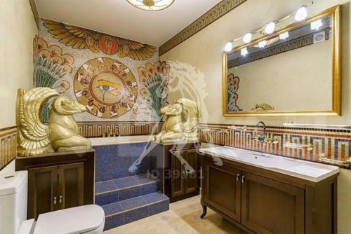 Фараон покинул здание: в элитном доме ЖК Опера Хаус на Остоженке квартиру с ремонтом в египетском стиле. 01