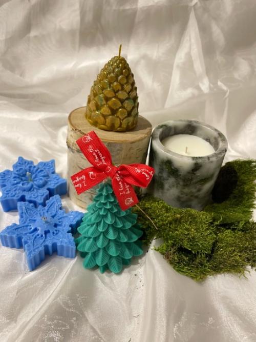 Зажигать красивые праздничные свечи на новый год - это мировая традиция, которая своими корнями уходит далеко в прошлое. 04