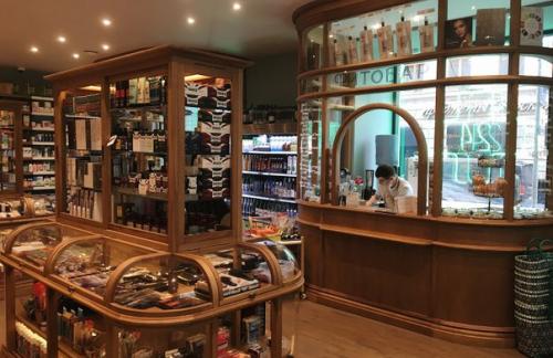 Топ -5 самых красивых аптек Москвы. 01