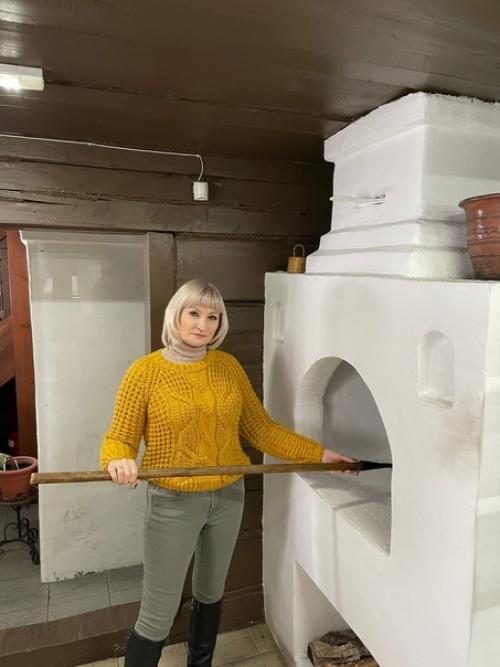 Экспозиция размещается в цокольном (подклете) и первом (жилом) этажах дома - музея. 01