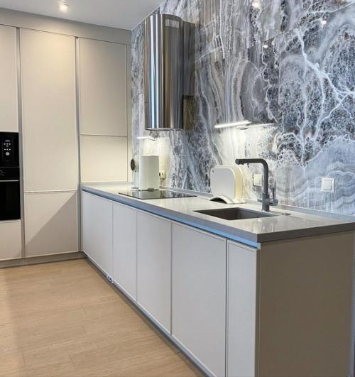 Красивый, изысканный интерьер кухни в современном стиле. 01