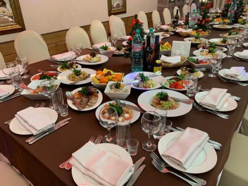 Ресторан Лапландия.  Два разных зала. 03