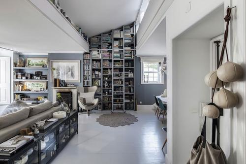 Этот красивый дом находится в центре Лиссабона и принадлежит дизайнеру интерьера Ligia Casanova. 06