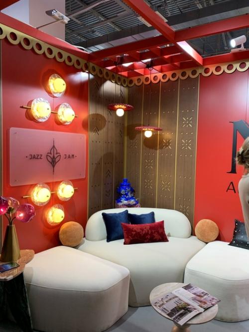 Уже месяц я являюсь студентом школы дизайна интерьера U. Desing и успешно осваиваю профессию дизайнера интерьера. 01