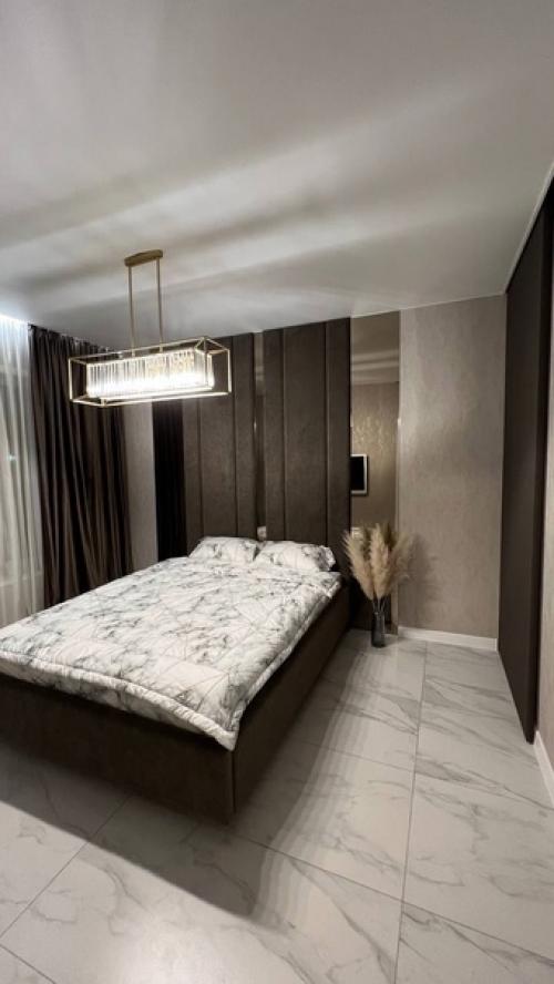 Красивая кровать - это не только предмет мебели, но и настоящий центр притяжения внимания в комнате. 01