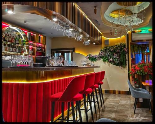 На ленинградской набережной в Мончегорске был очень сильный, ледяной ветер с порывами до 16 м/сек. 02