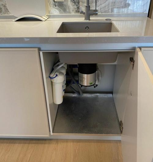 Красивый, изысканный интерьер кухни в современном стиле. 03